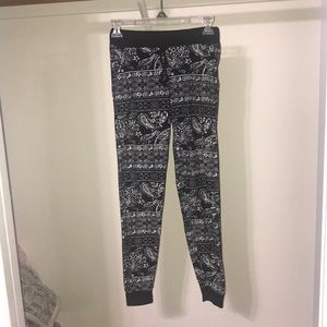 patterned legging/ sweat.